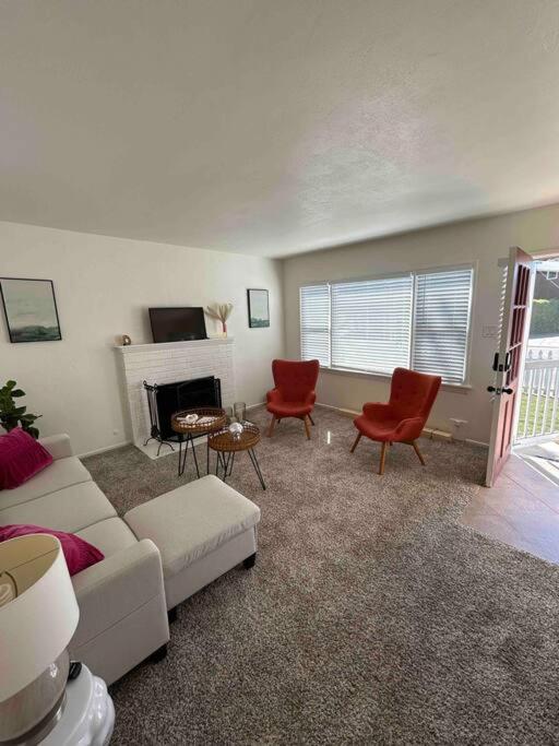 Entire Home By Newport Beach, Disneyland And Sna! Costa Mesa Luaran gambar